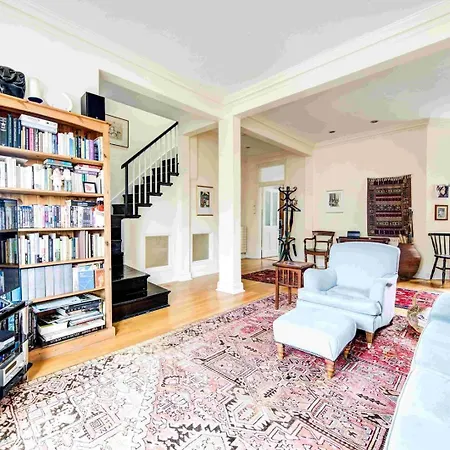 Guestready - A Charming Home In Fulham Town London Exterior photo